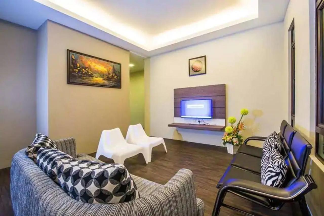 Capital O 90088 Mbp Leisure Resort Batu Pahat Exterior foto