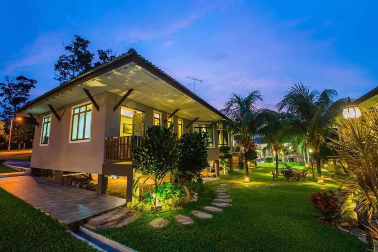 Capital O 90088 Mbp Leisure Resort Batu Pahat Exterior foto